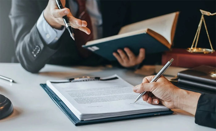 Стягнення заборгованості з підприємства, що знаходиться на території активних бойових дій