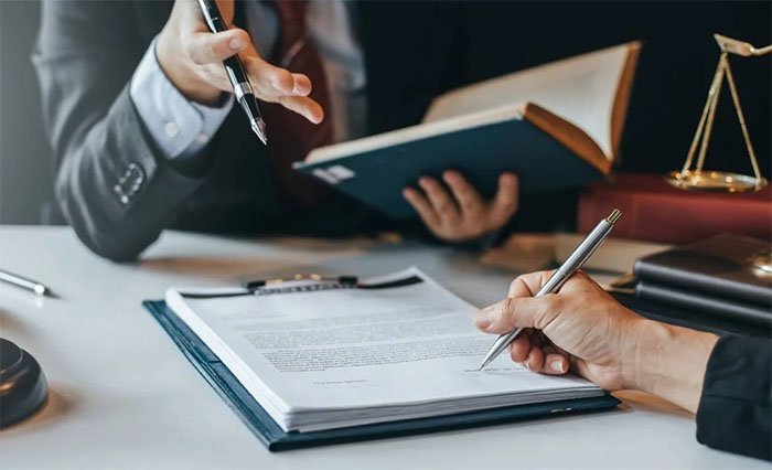 Стягнення заборгованості з підприємства, що знаходиться на території активних бойових дій